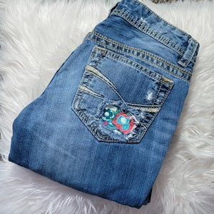 Aeropostale Embroidered Capris  EUC Boho Chic Size 5